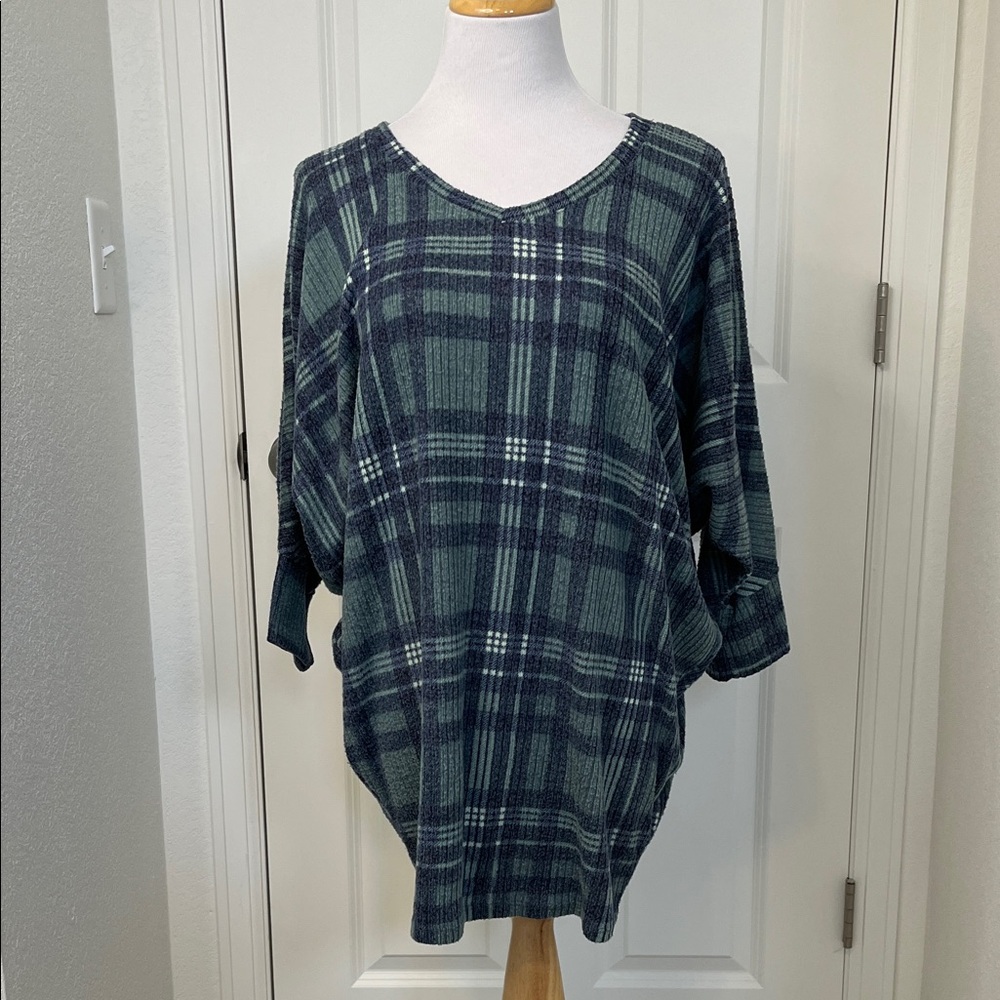 LuLaRoe Naomi Green Navy Plaid V Neck Dolman Tunic Top Large 14-16